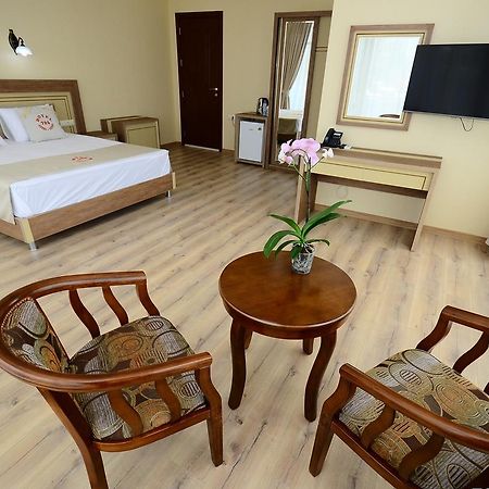 Hotel 725 B Batumi Exterior photo