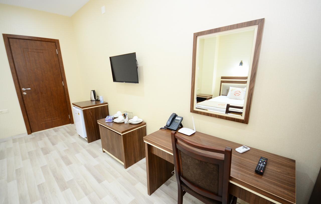 Hotel 725 B Batumi Room photo